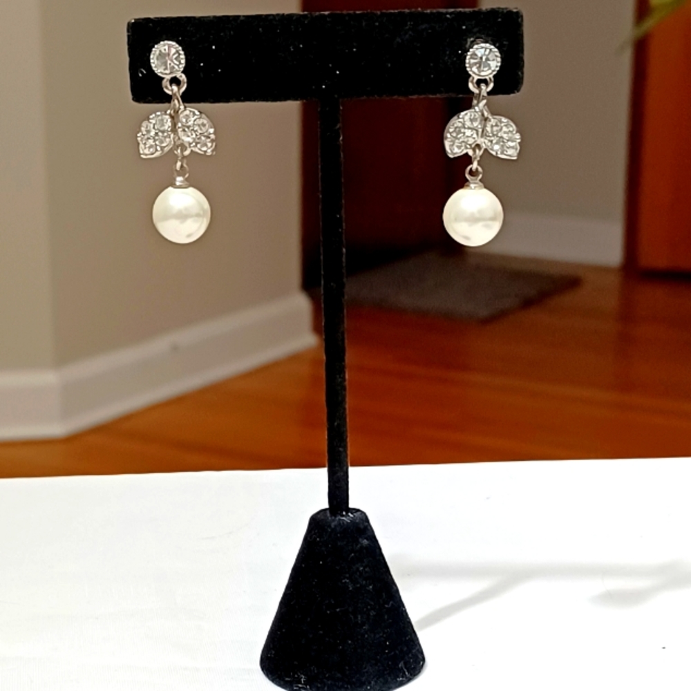 SILVER FAUX PEARL CLEAR CRYSTALS PIERCED EARRINGS